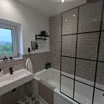 Casa vacanze Cosy Country With Log Fireplace And Views