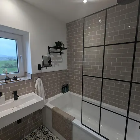 Nyaraló Cosy Country With Log Fireplace And Views
