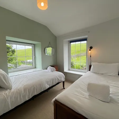 Cosy Country With Log Fireplace And Views * Kendal