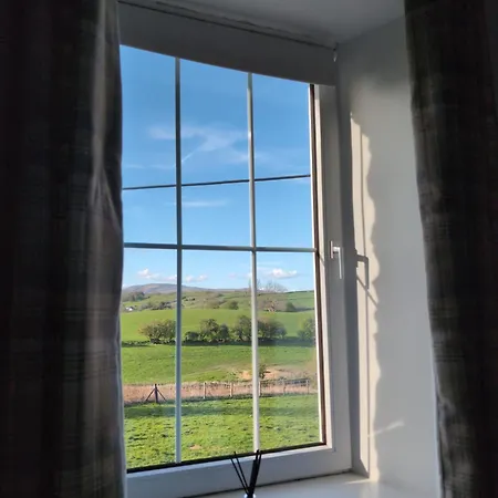 Cosy Country With Log Fireplace And Views