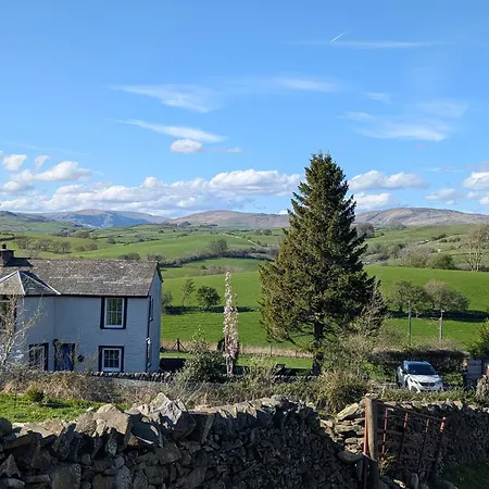Holiday home Cosy Country With Log Fireplace And Views Kendal