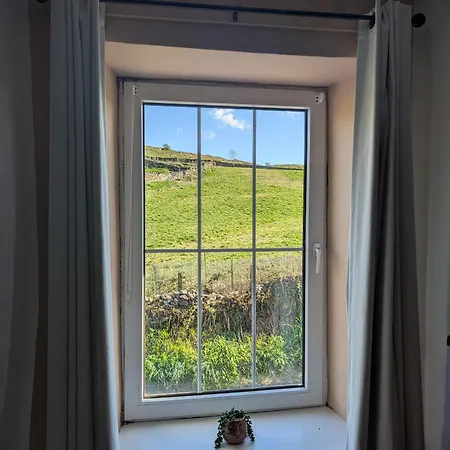 Cosy Country With Log Fireplace And Views كندال