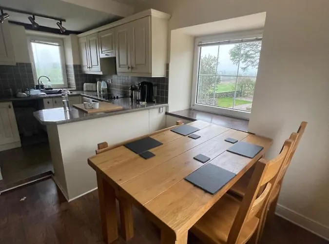 Cosy Country With Log Fireplace And Views * كندال