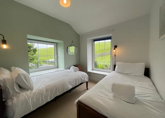 Cosy Country With Log Fireplace And Views * كندال