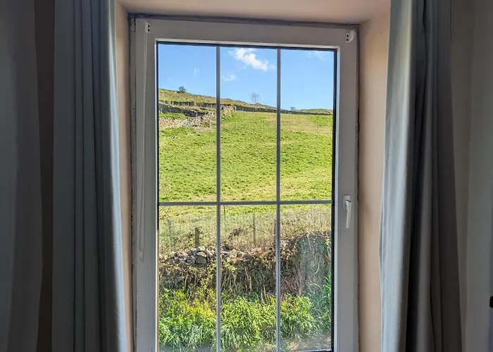 Cosy Country With Log Fireplace And Views كندال