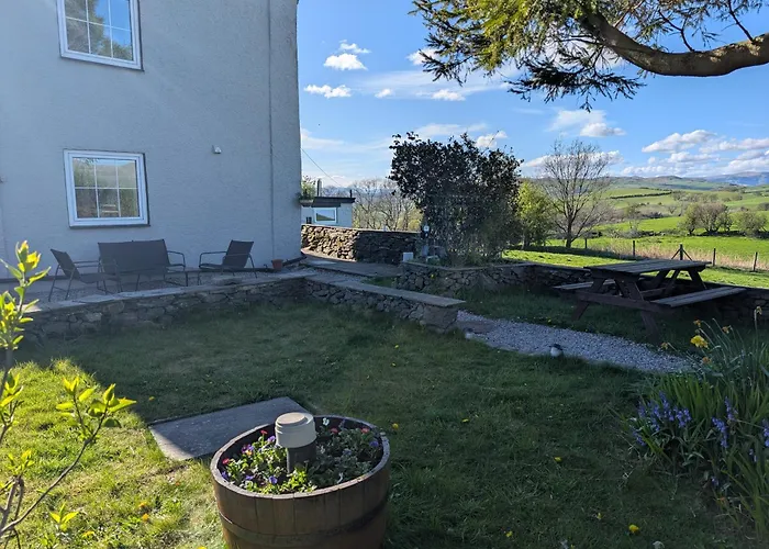 Cosy Country With Log Fireplace And Views