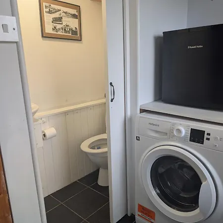 Cosy Country With Log Fireplace And Views * 肯德尔