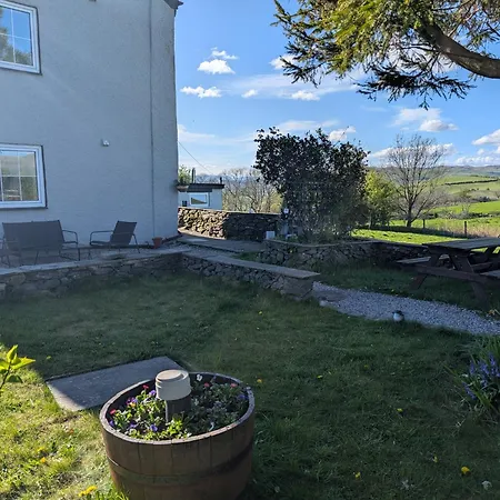 Cosy Country With Log Fireplace And Views